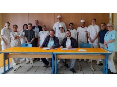 [ESAT DE VANNES] La convention de partenariats entre l’Adapei 56 et le SILGOM a été signée officiellement.