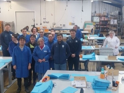 [LES ATELIERS DU PRAT] Jeudi 12/12/24, 3 joueurs du RCV sont venus visiter l’ESAT !